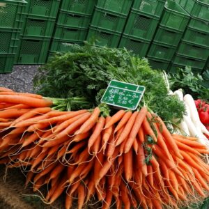 Bund-Möhren 4,90 € pro Bund